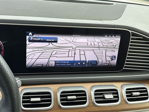 Used 2024 Mercedes-Benz GLS 450 4MATIC image 20