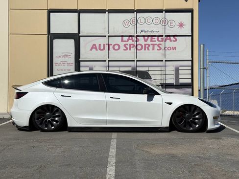 Used 2021 Tesla Model 3 Performance image 8