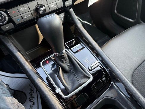 New 2026 Jeep Compass Latitude image 18