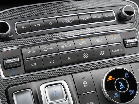 Certified 2023 Hyundai Santa Fe SEL w/ Premium Package image 24