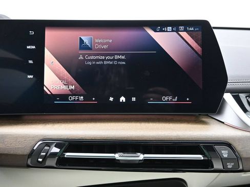 New 2026 BMW X1 xDrive28i w/ Technology Package AWD/4WD image 17