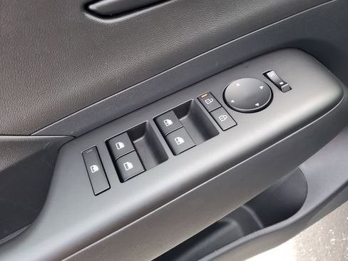 Used 2025 Hyundai Kona SEL image 20