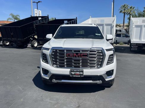 New 2026 GMC Yukon Denali w/ Denali Reserve Package AWD/4WD image 2