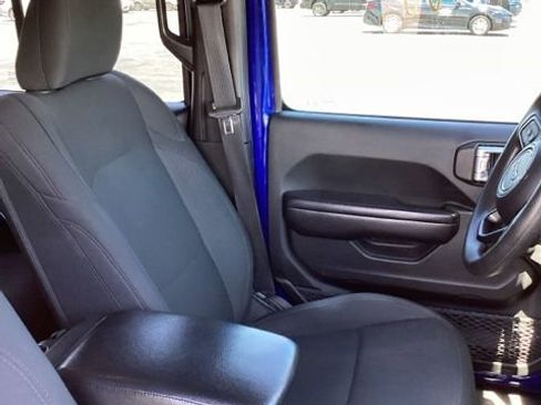 Used 2018 Jeep Wrangler Unlimited Sport AWD/4WD image 6