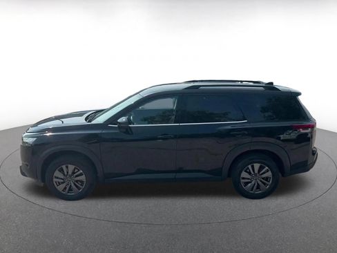 Used 2025 Nissan Pathfinder SV FWD image 7