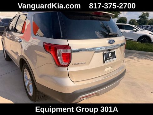 Used 2017 Ford Explorer Limited w/ Equipment Group 301A FWD image 2