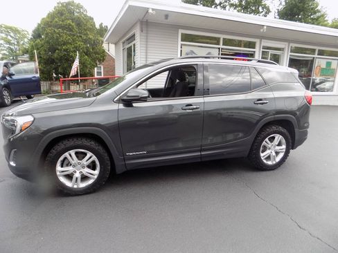 Used 2020 GMC Terrain SLE w/ Driver Convenience Package AWD/4WD image 8