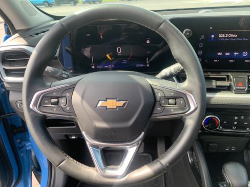 Used 2024 Chevrolet TrailBlazer LT w/ LT Cold Weather Package image 9