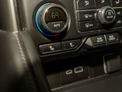 Used 2024 Chevrolet Tahoe LT image 16