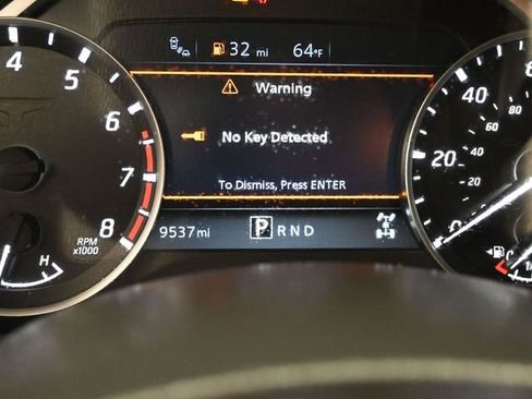 Used 2024 Nissan Titan SV w/ SV Utility Package image 16