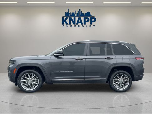 Used 2022 Jeep Grand Cherokee Summit w/ Luxury Tech Group V RWD image 2
