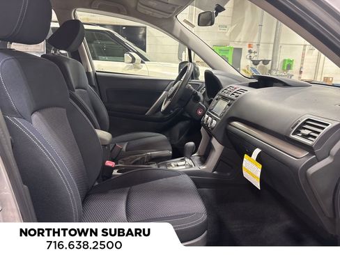 Used 2017 Subaru Forester 2.5i w/ Alloy Wheel Package image 4