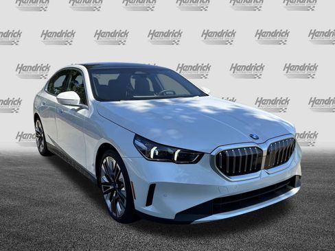 Certified 2026 BMW 540i xDrive AWD/4WD image 2