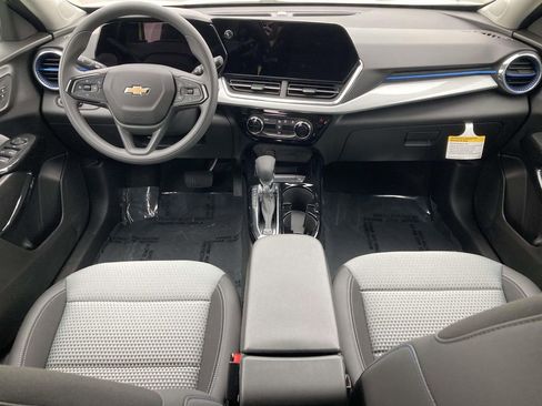 New 2026 Chevrolet Trax LT w/ Sunroof Package image 13