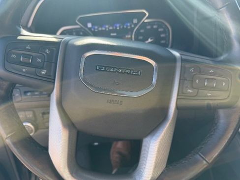 Used 2021 GMC Yukon XL Denali w/ Denali Premium Package image 35