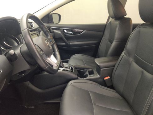 Used 2019 Nissan Rogue Sport SL FWD image 17