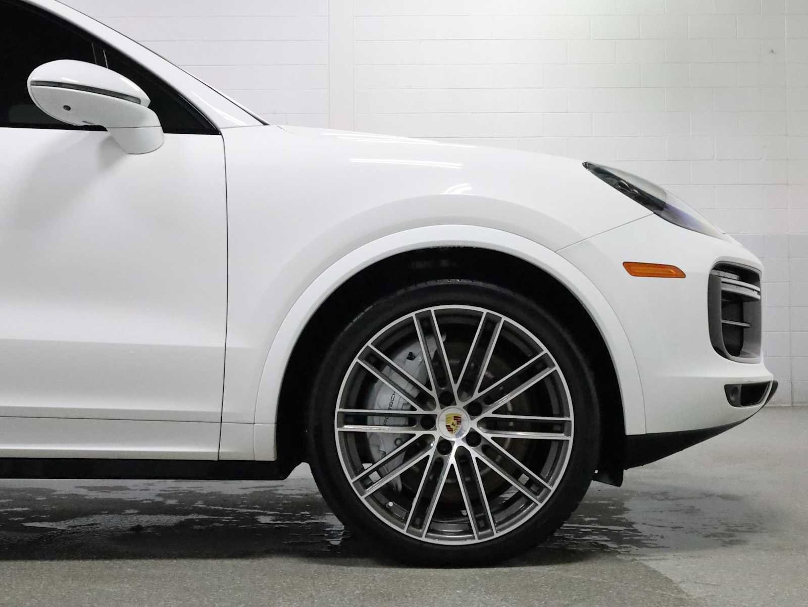 Used 2019 Porsche Cayenne Turbo AWD/4WD image 11