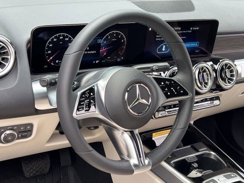 New 2026 Mercedes-Benz GLB 250 4MATIC image 21