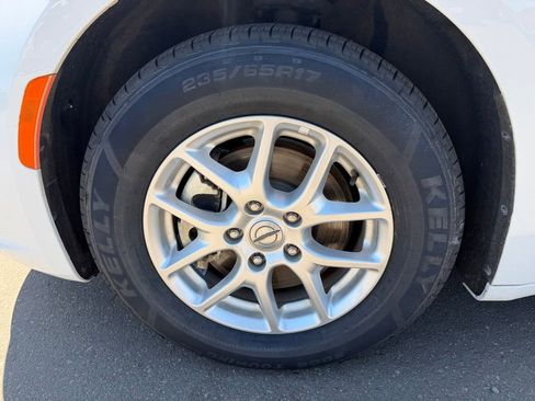 Used 2023 Chrysler Pacifica Touring-L FWD image 36