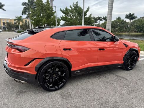 Used 2023 Lamborghini Urus Performante image 6