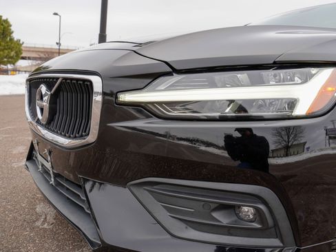 Used 2021 Volvo S60 T5 Momentum image 19