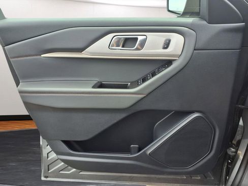 New 2026 Ford Explorer Active AWD/4WD image 16