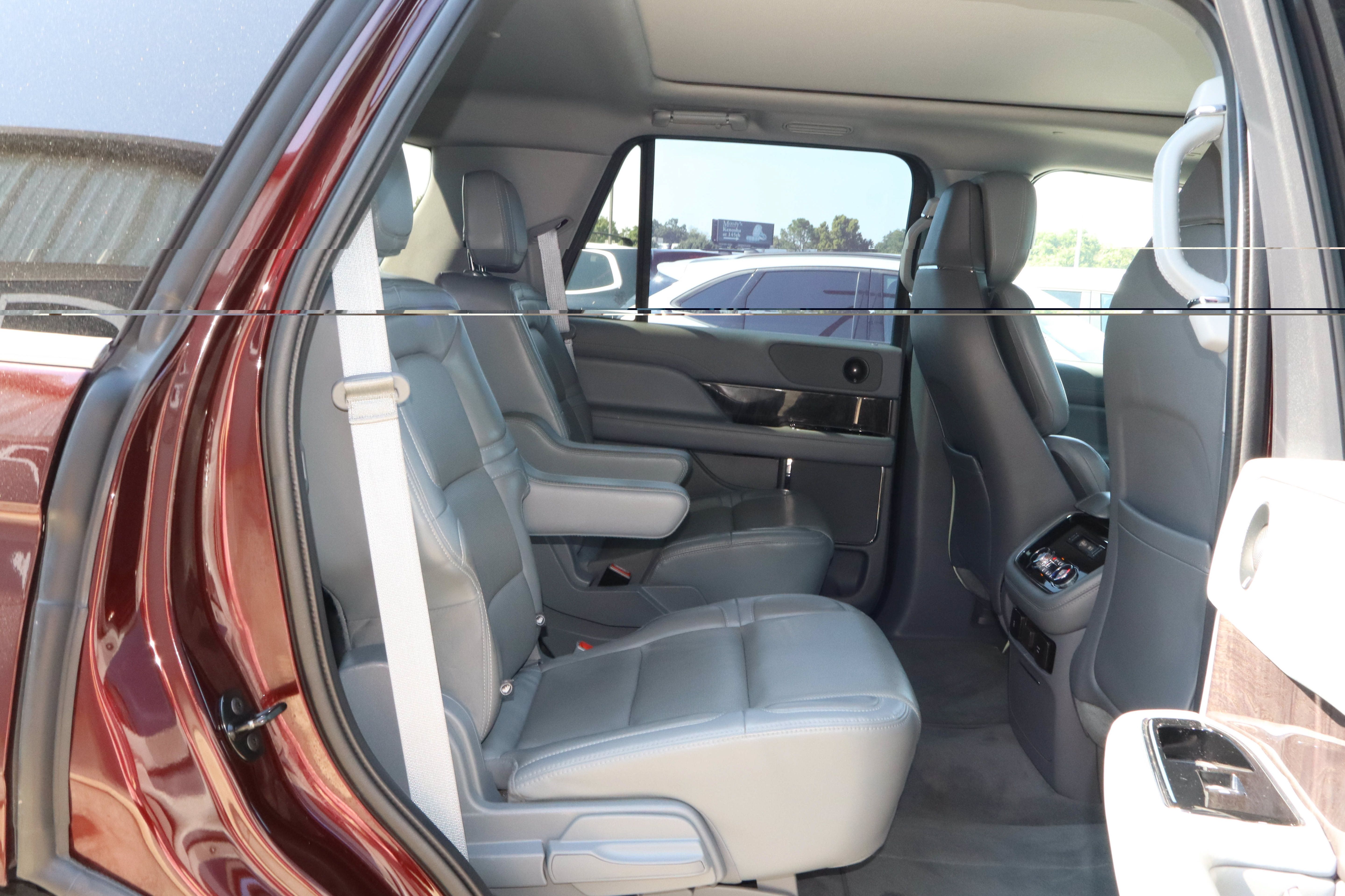 Used 2021 Lincoln Navigator Reserve AWD/4WD image 26