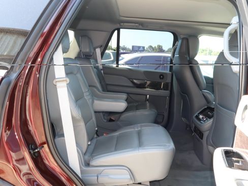 Used 2021 Lincoln Navigator Reserve AWD/4WD image 26