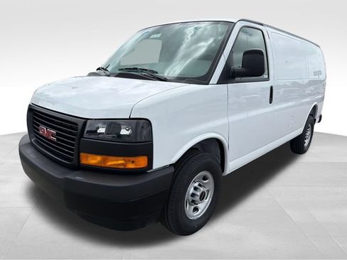 New 2026 GMC Savana 2500 w/ Driver Convenience Package RWD image 3
