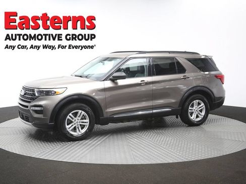 Used 2021 Ford Explorer XLT w/ Equipment Group 202A AWD/4WD image 57