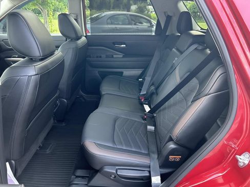 Used 2025 Nissan Pathfinder Platinum w/ Cargo Package AWD/4WD image 26