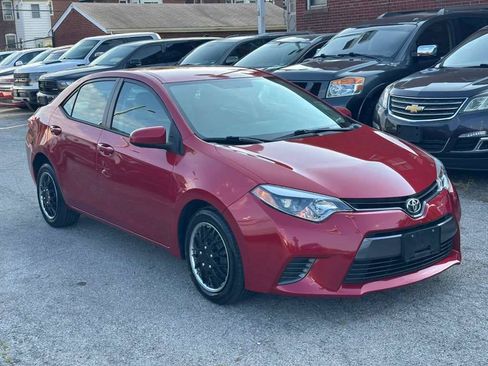 Used 2016 Toyota Corolla LE FWD image 1
