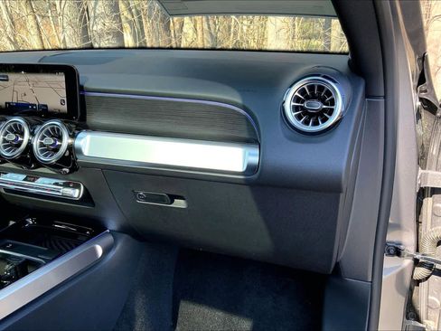 New 2026 Mercedes-Benz GLB 250 4MATIC image 10