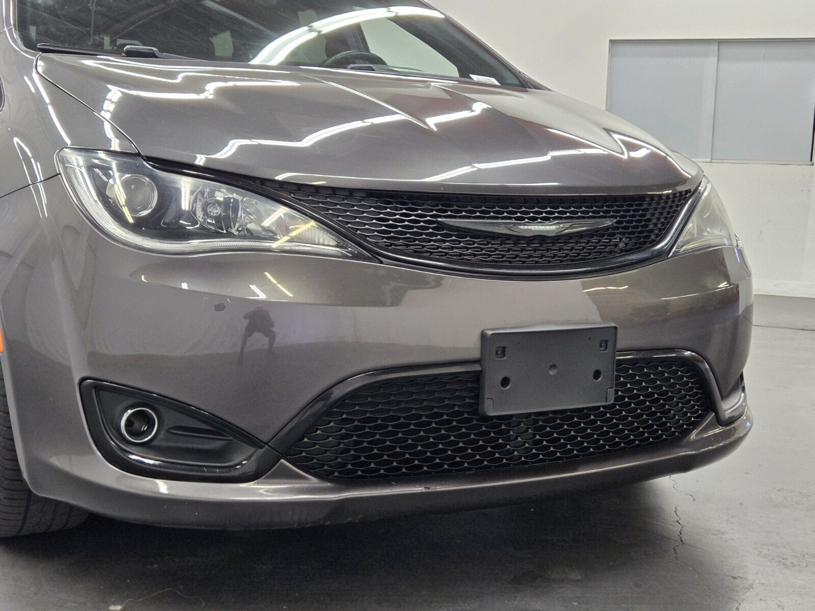 Used 2019 Chrysler Pacifica Touring Plus w/ S Appearance Package FWD image 5