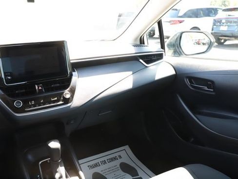 Used 2025 Toyota Corolla LE FWD image 24