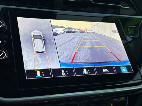 Used 2022 Chevrolet Bolt EUV Premier image 19