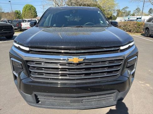 Used 2025 Chevrolet Traverse LT image 8