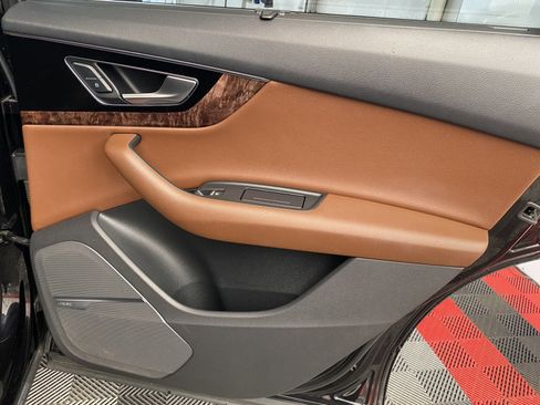 Used 2018 Audi Q7 3.0T Prestige image 11