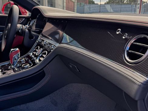 Used 2024 Bentley Continental GT image 30