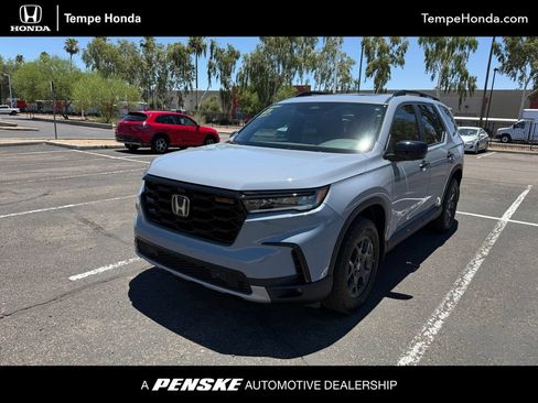 Certified 2025 Honda Pilot TrailSport image 1