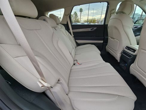 Used 2025 Genesis GV80 2.5T Select image 17