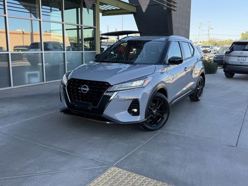 Used 2024 Nissan Kicks SR w/ SR Premium Package image 2
