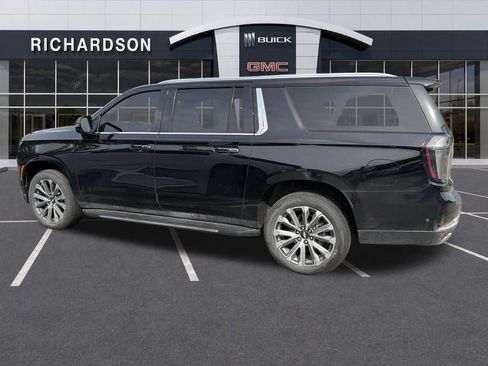 Used 2025 Chevrolet Suburban High Country AWD/4WD image 14