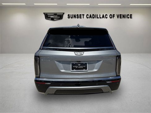 New 2026 Cadillac Vistiq Luxury image 4