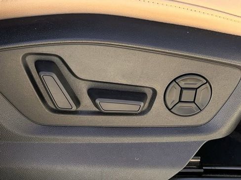 Used 2021 Audi Q8 Prestige w/ Prestige Package image 28