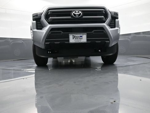 Used 2026 Toyota Tacoma SR w/ SR Upgrade Package RWD image 27