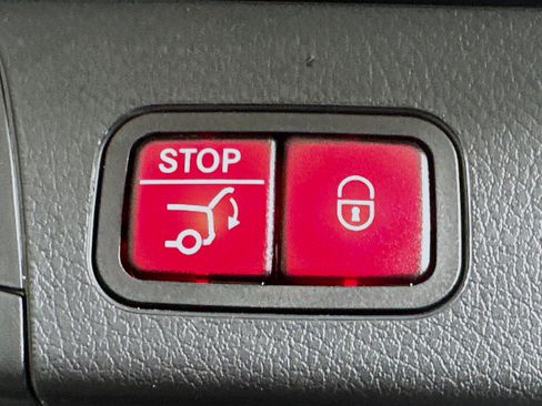 Used 2024 Mercedes-Benz GLB 250 image 29