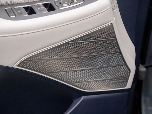 Used 2022 Hyundai Palisade Calligraphy image 13