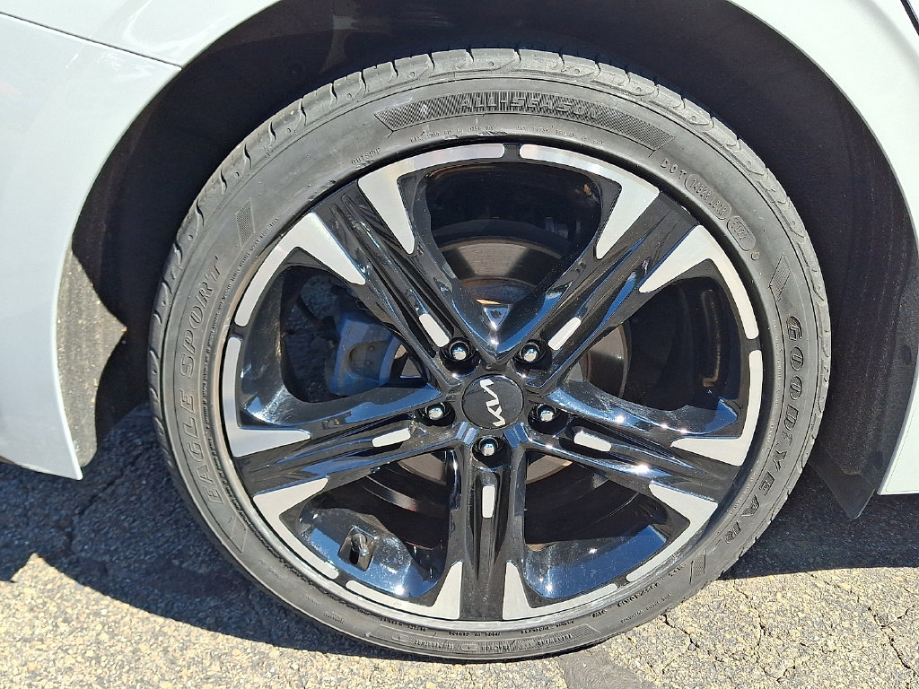 Used 2024 Kia K5 GT-Line AWD/4WD image 8