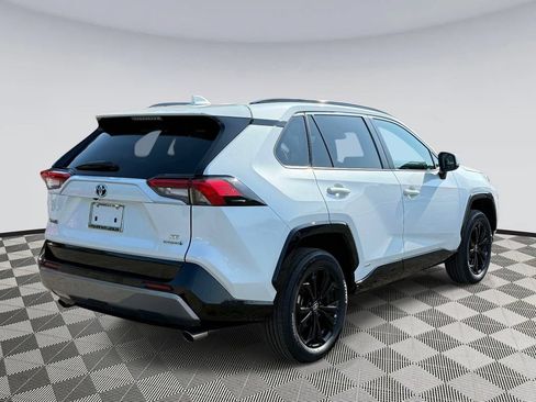 Used 2024 Toyota RAV4 SE w/ Convenience Package AWD/4WD image 2